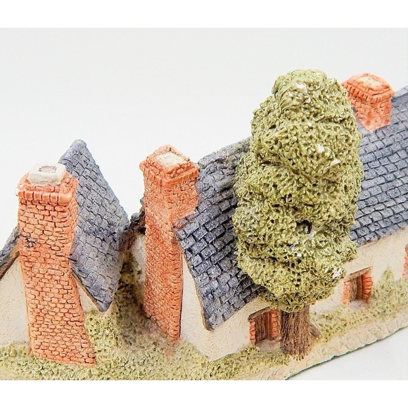 David Winter Cottages Craftsman's Cottage 1985 Great Britain 4-3/4 Inches - Picture 6 of 12